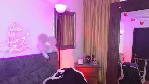 Snapshot of katrin_1 chatting on February 19, 12:46 am Katrin online show from February 19, 12:46 am