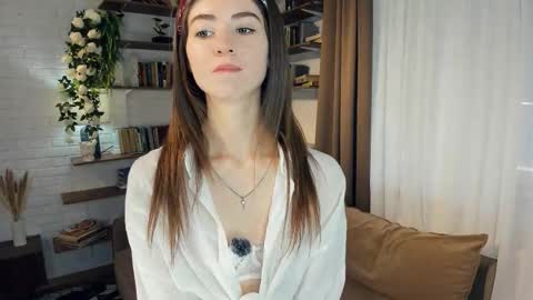 Kate Aurora online show from March 21, 8:19 am