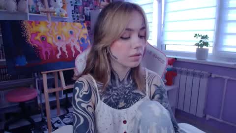 Snapshot of katrinwaifu chatting on September 12, 2:17 pm Katrin online show from September 12, 2:17 pm