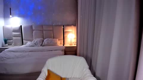 Snapshot of kattelovelyy chatting on March 5, 11:05 pm GoddessKateline online show from March 5, 11:05 pm