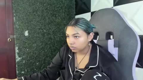 Snapshot of katteyes_ chatting on March 22, 7:39 pm katteyes_ online show from March 22, 7:39 pm