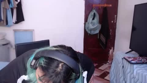 katteyes_ online show from May 12, 9:01 pm