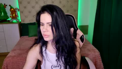 KattieSims online show from January 13, 12:30 am
