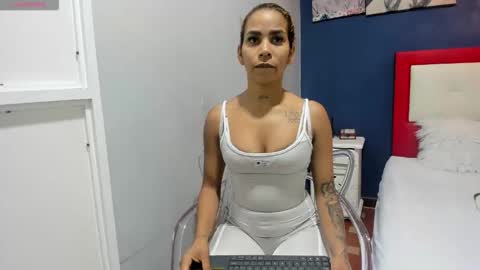 Snapshot of katty_cooper1 chatting on May 31, 10:11 pm katty online show from May 31, 10:11 pm