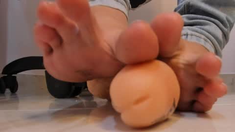 Snapshot of katty_feet_ chatting on April 30, 8:57 pm Katty online show from April 30, 8:57 pm