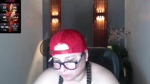 Snapshot of katty_findom_ chatting on September 28, 12:32 pm katty online show from September 28, 12:32 pm