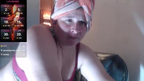 Snapshot of katty_findom_ chatting on September 30, 12:59 am katty online show from September 30, 12:59 am