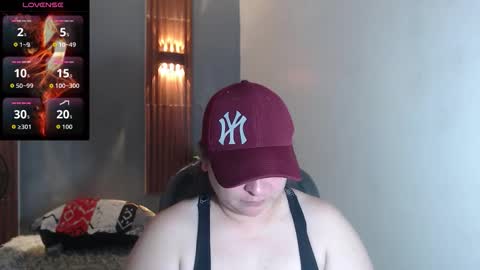 Snapshot of katty_findom_ chatting on October 2, 1:07 pm katty online show from October 2, 1:07 pm