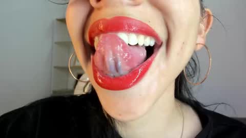 Katty online show from October 8, 8:50 pm