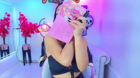 Snapshot of katty_rounds chatting on October 30, 12:17 pm katty_rounds online show from October 30, 12:17 pm