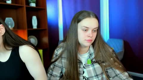 Kat online show from April 3, 4:54 am