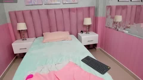 Snapshot of kattycurvy4u chatting on February 21, 12:06 pm katty online show from February 21, 12:06 pm