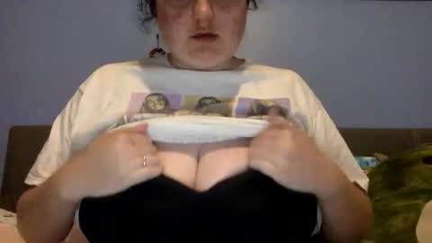 Snapshot of kattyx0x chatting on June 6, 12:21 pm kattyx0x online show from June 6, 12:21 pm