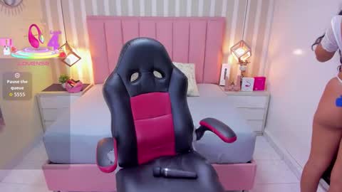 Snapshot of katy_brownn_ chatting on October 10, 7:35 pm KATY  online show from October 10, 7:35 pm