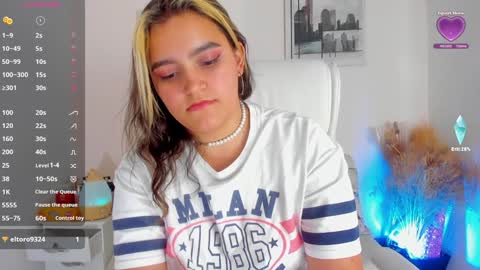 Snapshot of katy_giil chatting on December 11, 8:28 pm Katy online show from December 11, 8:28 pm