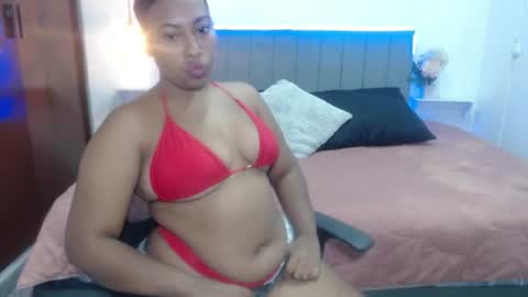 katy_lux_ online show from August 1, 2:38 pm