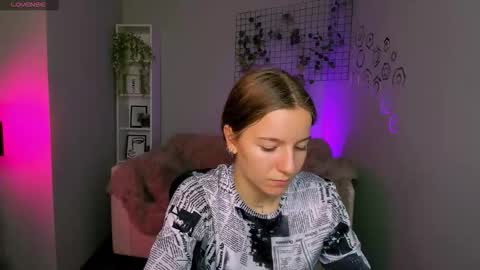 Snapshot of katy_may_ chatting on October 6, 9:40 am Kate online show from October 6, 9:40 am