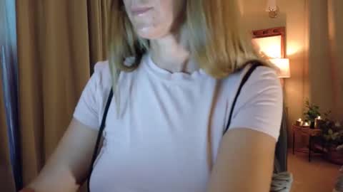 Snapshot of katy_mmm chatting on March 17, 11:41 pm Katy online show from March 17, 11:41 pm