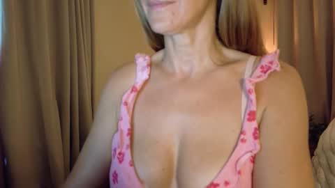 Snapshot of katy_mmm chatting on March 24, 11:43 pm Katy online show from March 24, 11:43 pm