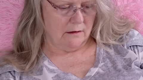 katy_nicole online show from May 7, 12:27 am