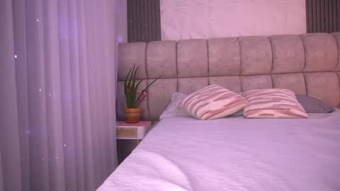 Snapshot of katy_rios_ chatting on February 26, 12:15 pm Katy online show from February 26, 12:15 pm