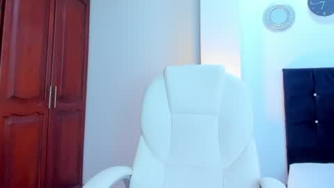 KATYAJHONSS online show from December 8, 10:57 pm
