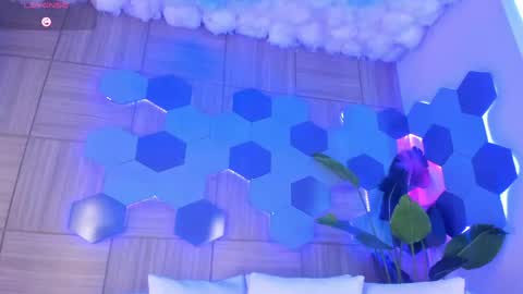    online show from March 8, 2:04 am