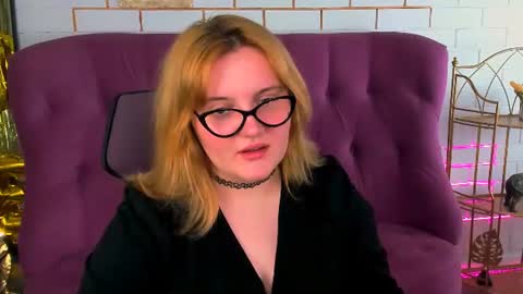 Snapshot of katybriggs chatting on July 16, 5:46 am Katy online show from July 16, 5:46 am