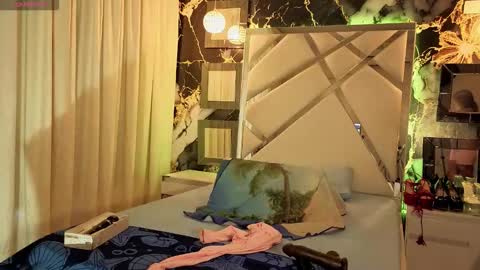 katy  online show from February 18, 11:50 am