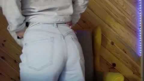 Snapshot of katylinee chatting on March 27, 2:06 pm Katyline online show from March 27, 2:06 pm