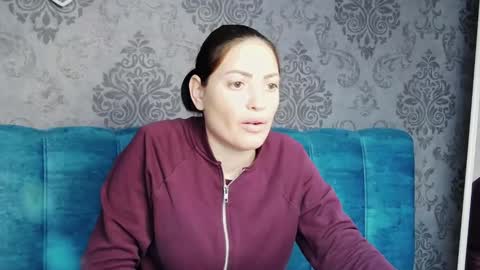 Snapshot of katylinee chatting on March 31, 11:43 am Katyline online show from March 31, 11:43 am