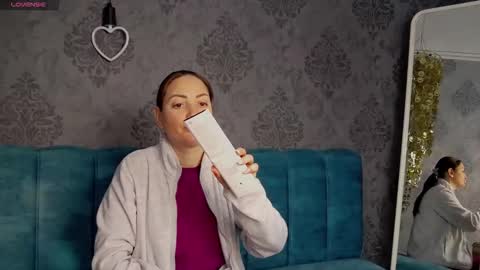 Snapshot of katylinee chatting on April 1, 12:28 pm Katyline online show from April 1, 12:28 pm