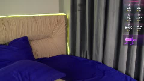 Snapshot of katymolly chatting on March 15, 3:51 pm Mia Lovense is active Private is Open online show from March 15, 3:51 pm