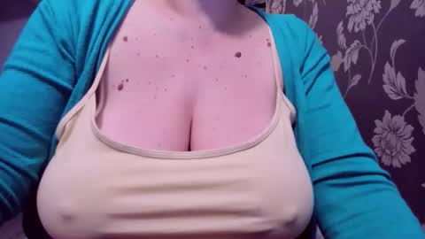 Snapshot of katynextdoor chatting on February 18, 3:52 pm Katy online show from February 18, 3:52 pm