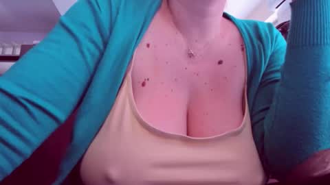 Snapshot of katynextdoor chatting on March 18, 7:00 am Katy online show from March 18, 7:00 am