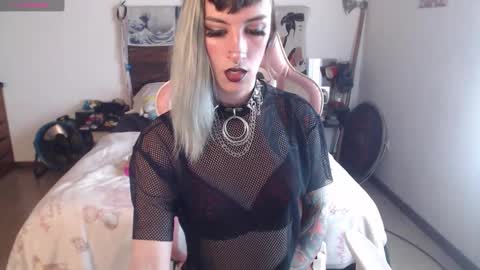 luna   online show from October 7, 8:50 pm