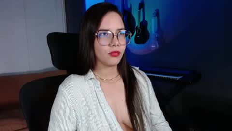 Kay online show from December 2, 2:50 am