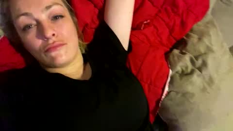 Snapshot of kay_la chatting on April 8, 7:30 am kay_la online show from April 8, 7:30 am