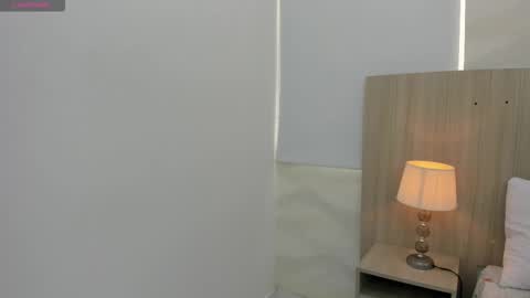   online show from November 8, 11:21 am