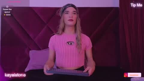 Cattleya stone online show from January 14, 7:14 am