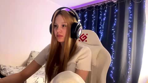 Amia online show from March 10, 5:29 pm