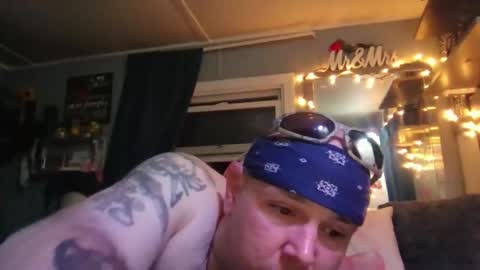 M and K online show from May 14, 5:03 am