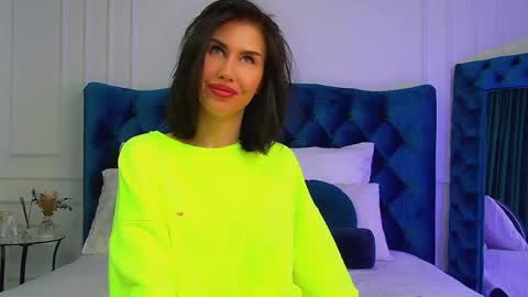 Kayla online show from May 5, 6:43 am