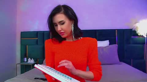 Kayla online show from June 3, 2:33 pm
