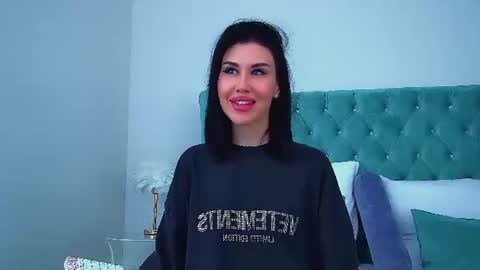 Kayla online show from June 24, 6:12 am
