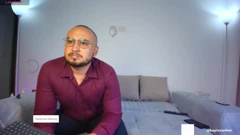 Snapshot of kaylavanber_ chatting on February 22, 1:42 pm KAYLA Damian online show from February 22, 1:42 pm