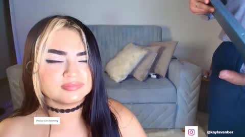 Snapshot of kaylavanber_ chatting on March 4, 8:42 am KAYLA Damian online show from March 4, 8:42 am