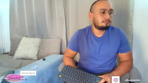 Snapshot of kaylavanber_ chatting on April 4, 5:38 am KAYLA Damian online show from April 4, 5:38 am