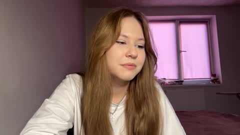 Nyelle online show from March 24, 3:39 pm