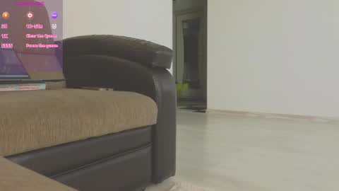 kaylee_ee online show from May 21, 8:10 am